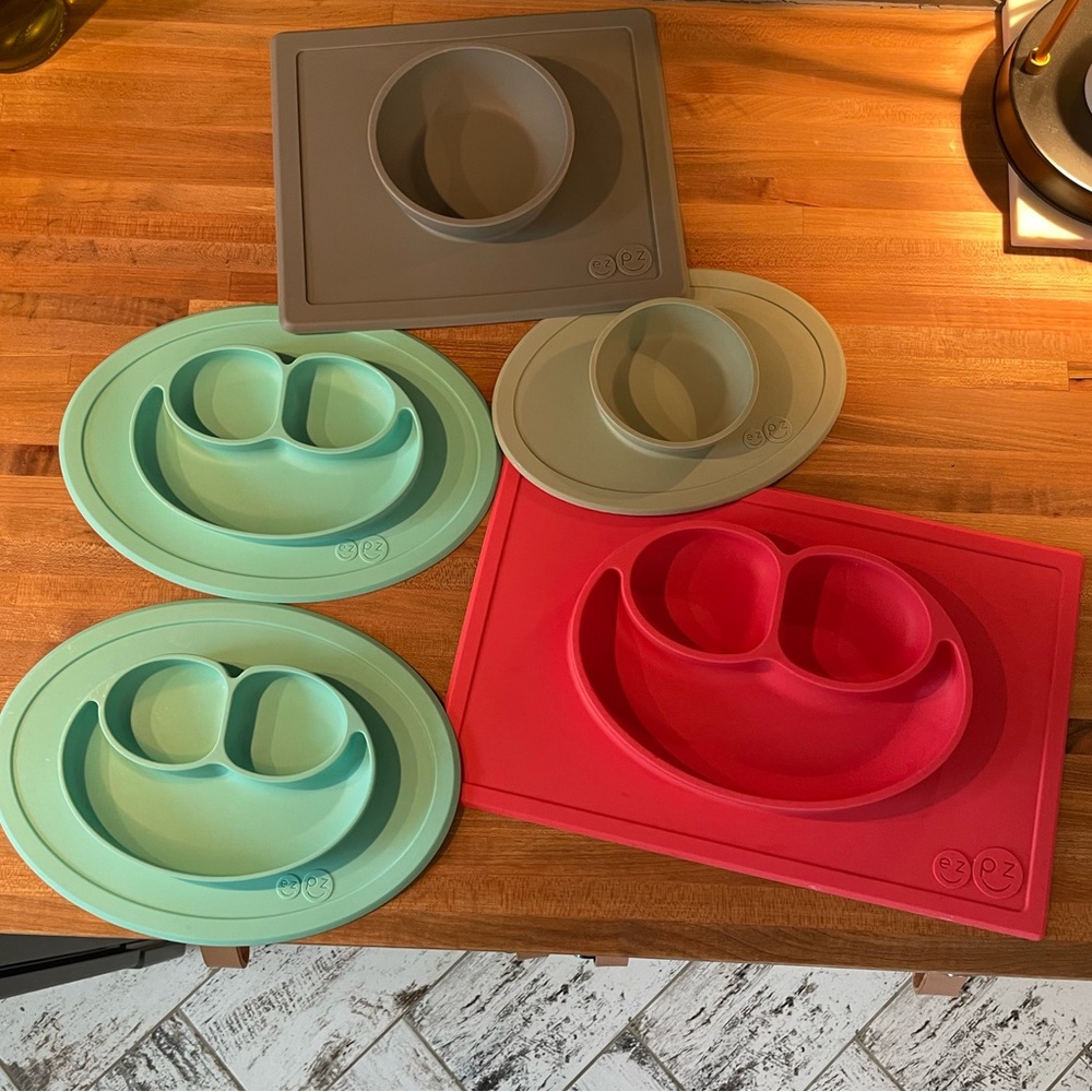EZ PZ silicone kids bowls and plates